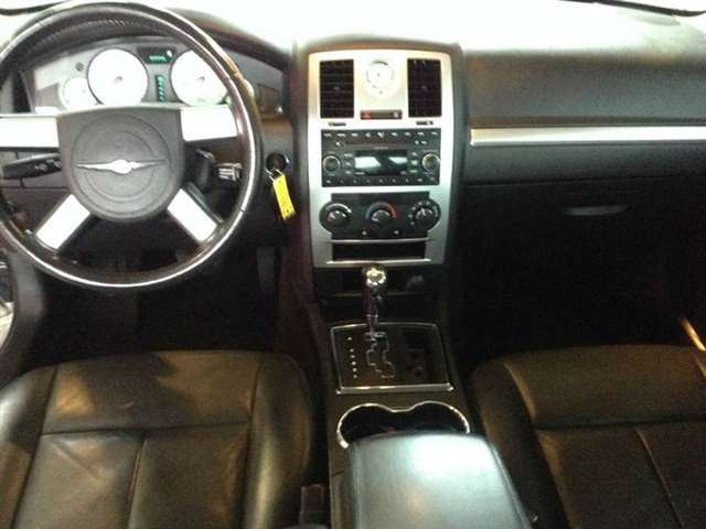 2008 Chrysler 300 Touring 4dr Sedan